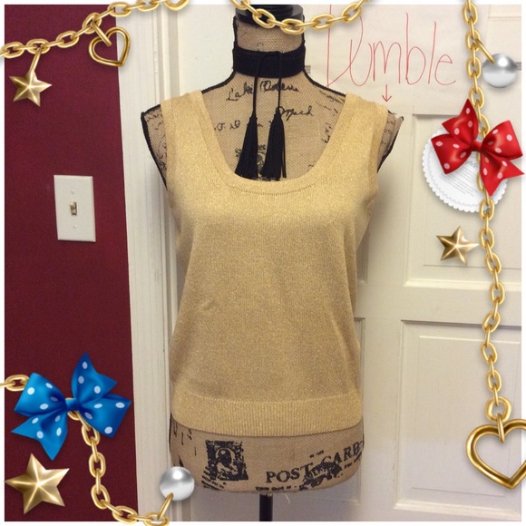 St. John Sweaters - 💜Gorgeous St. John Gold Sleeveless Sweater💜